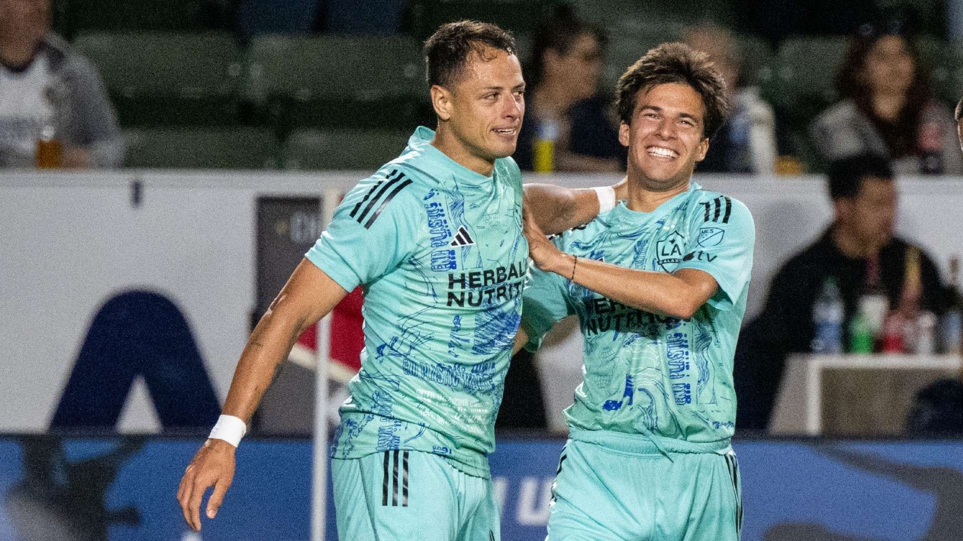 他在短短 他在短短