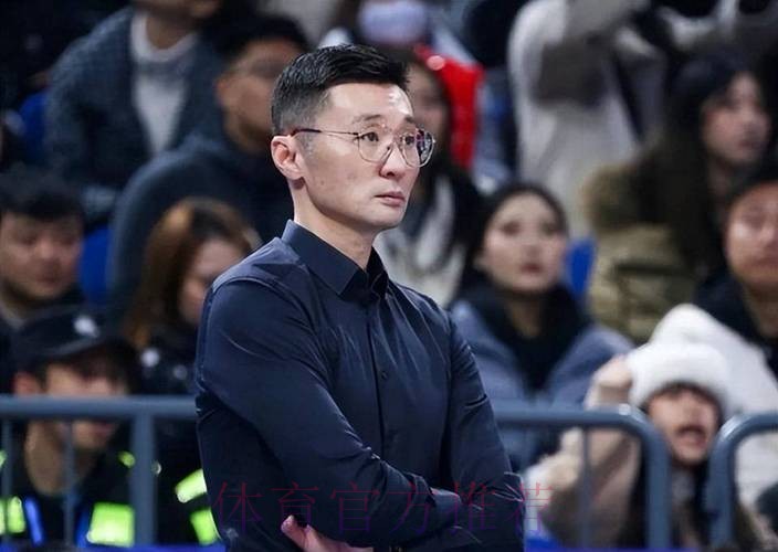 CBA消息：刘炜正式下课，辽宁男篮敲定新外援，首钢押宝旧将争冠